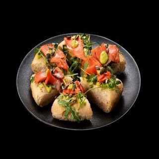 FOCACCIA TLK CON SALMONE