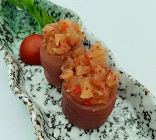111. Gunkan spicy tuna
