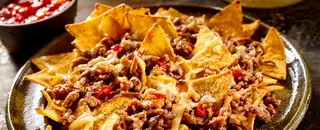 Nachos De Queso Cheddar Líquido Con Carne