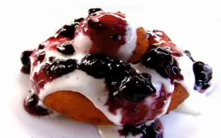 Papanasi cu smantana si dulceata de visine 1buc