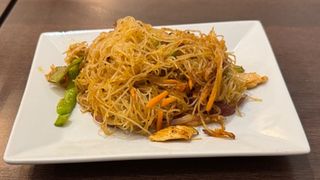 Spaghetti di riso saltati agropiccante