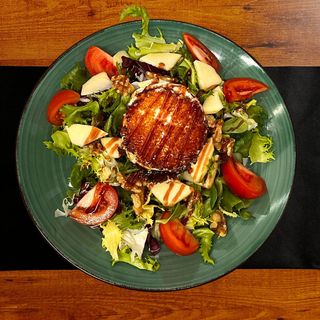 Ensalada De Queso De Cabra