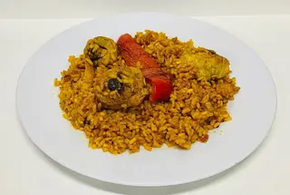 Paella de pollo