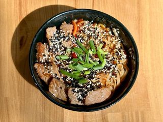 Локшина/рис з яловичиною (300g)