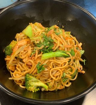 Nouilles Sautées Aux Crevettes