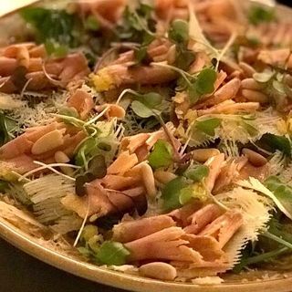 Carpaccio De Alcachofas Con Foie Y Parmesano