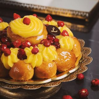 Babà crema e fragoline senza lattosio unica misura 16 cm