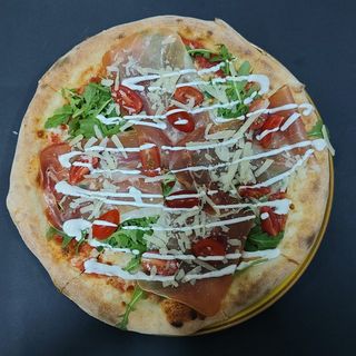 Offerta pizza single 1+1 32 cm +1 clătite cu Nutella+2 sos