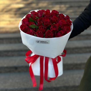 27 троянд Ред Ігл