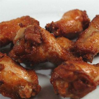 alitas de pollo con patatas