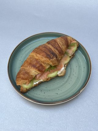 Croissant sa lososom