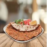 Pizza Turca De Ternera Con Huevo Frito