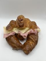 Croissant Con Mantequilla, Jamón York Y Queso