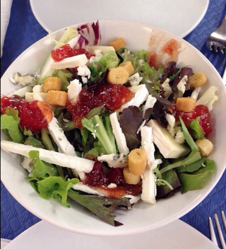 Ensalada De Queso De Cabra