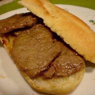 Bocadillo terneira completo á prancha