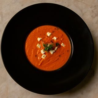 Supă cremă de roșii și brânză feta