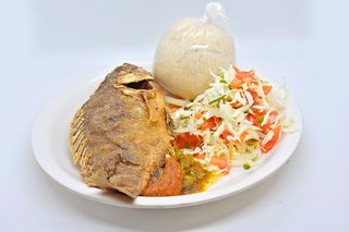 Carpe frit + attiéké