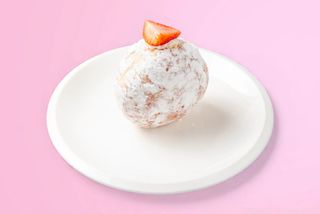 Малиновый пончик