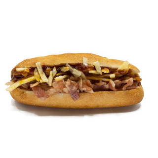 21. Bacon, salsa BBQ y patatas paja