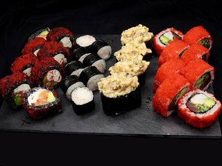 Сет Амамі, 915 г