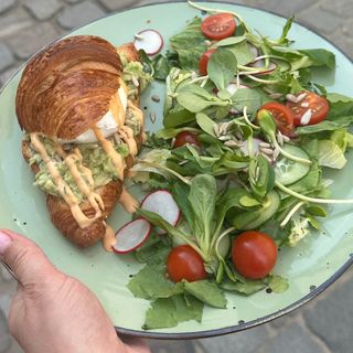 Croissant Avocado 