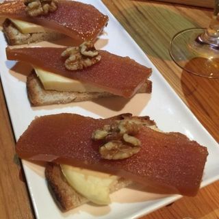 Montadito De Queso Manchego Membrillo y Nueces UNI