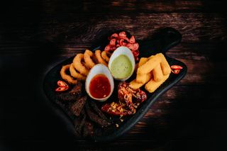 Комунальна квартира (700/50/50г)