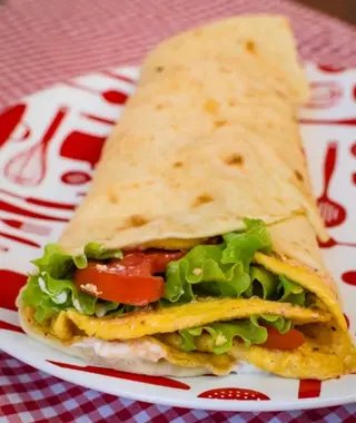 Omlet u tortilji