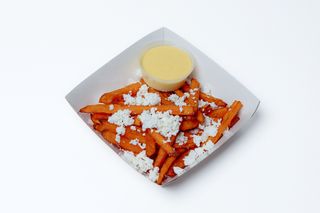 Cartofi pai cu branza feta si sos