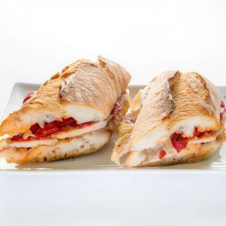 Pollo, Beicon y Pimientos del Piquillo