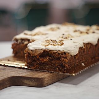 Pszenne ciasto marchewkowe z kremem biała czekolada