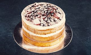 ხილის და ნიგვზის ტორტი