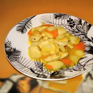 A105. Pollo al curry*