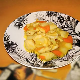 A105. Pollo al curry*