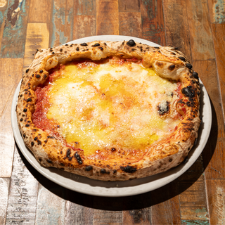 Pizza 4 Formaggi Rossa