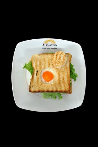 Tosta Mista com Salada e Ovo