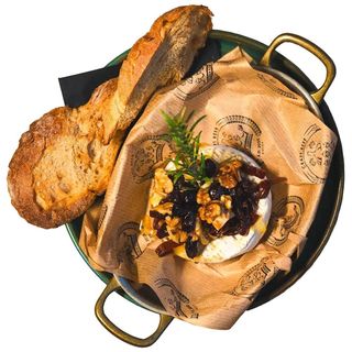 Pieczony camembert