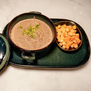 Sopa c/ flores de ovos e cogumelos