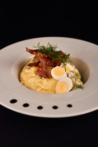 Palenta sa fetom i spanaćem