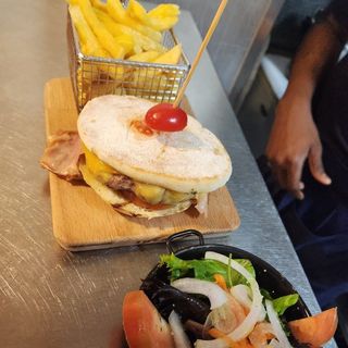 Hambúrguer no Prato Simples