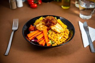 Halloumi salad