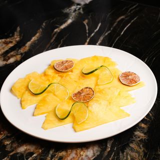 Carpaccio di ananas, lime e menta