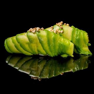 Nigiri con avocado