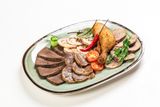 Мясные деликатесы