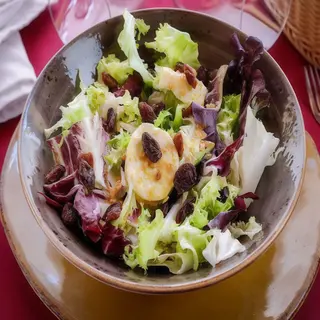 Mézclum Hojas Verdes Y Queso Cabra A Las Hierbas (Ración)