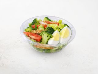 Салат-фреш з куркою гриль та овочами