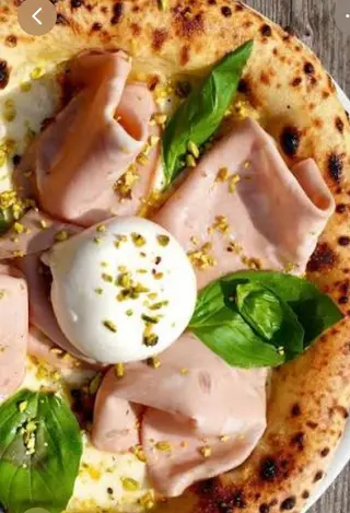 Mortadela e pistacchi pizza