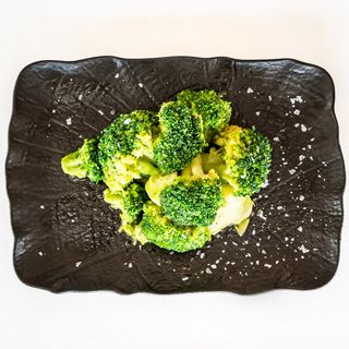 Броколи сотирани (200г)