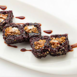 J87 Uramaki black sake cotto