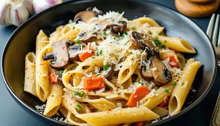 Spaghete / penne cu ciuperci